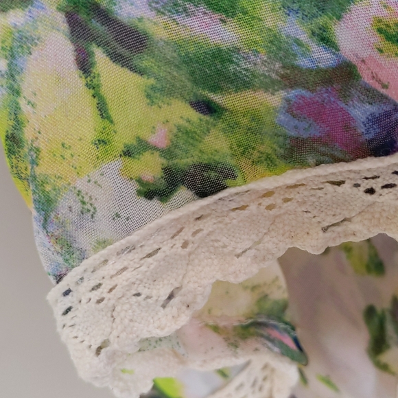 Chic Happens Floral Semi-Sheer Beach Swim Cover Up Medium - Picture 6 of 16